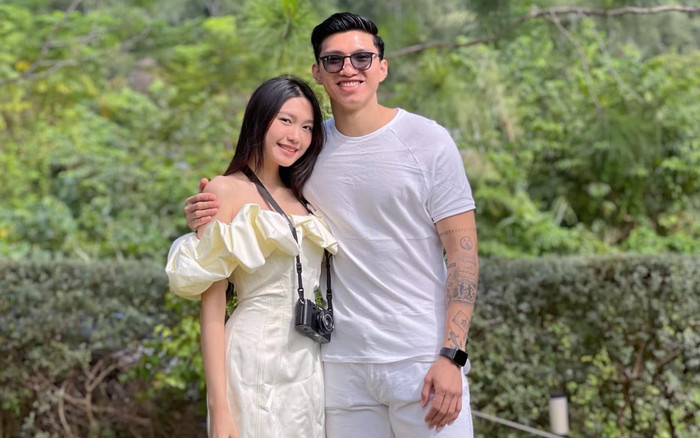 Những cặp đôi cầu thủ - nàng WAGs nổi đình nổi đám: Đoàn Văn Hậu vừa công khai, Văn Lâm kín tiếng nhất Ảnh 2