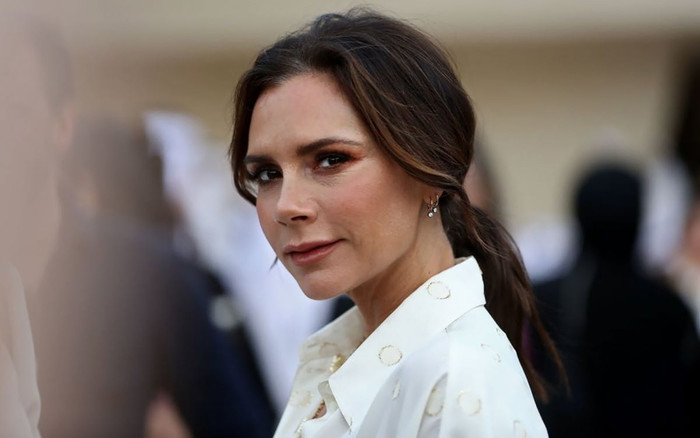 Làm ăn thua lỗ, Victoria Beckham bán xả quần áo giá rẻ 'sập sàn' Ảnh 2