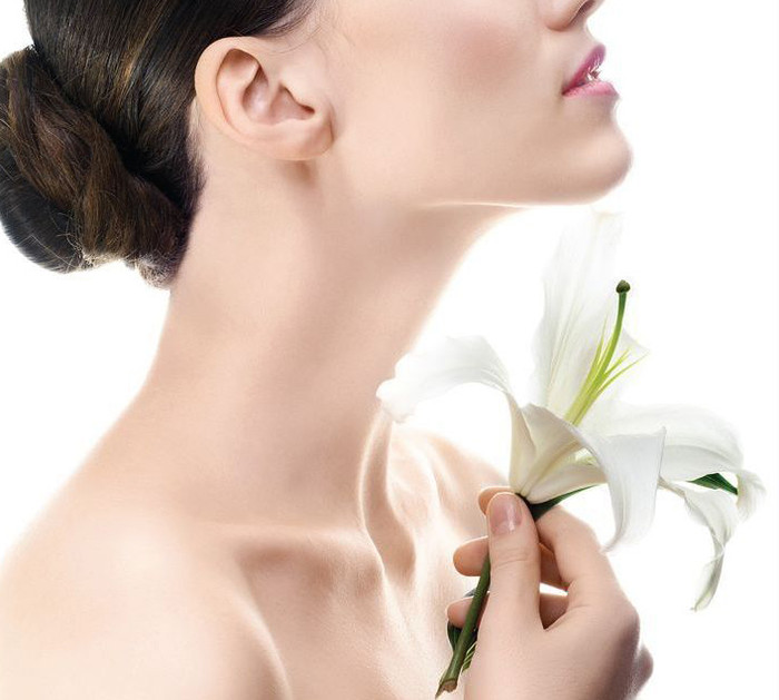 Đừng mải mê chăm sóc da mặt mà quên đi chiếc cổ cũng đang 'kêu cứu' Ảnh 2