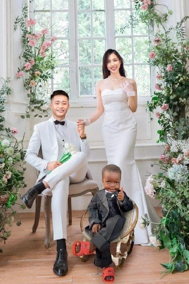 Quang Linh cũng từng bị dân mạng chỉnh sửa ảnh trước đó.