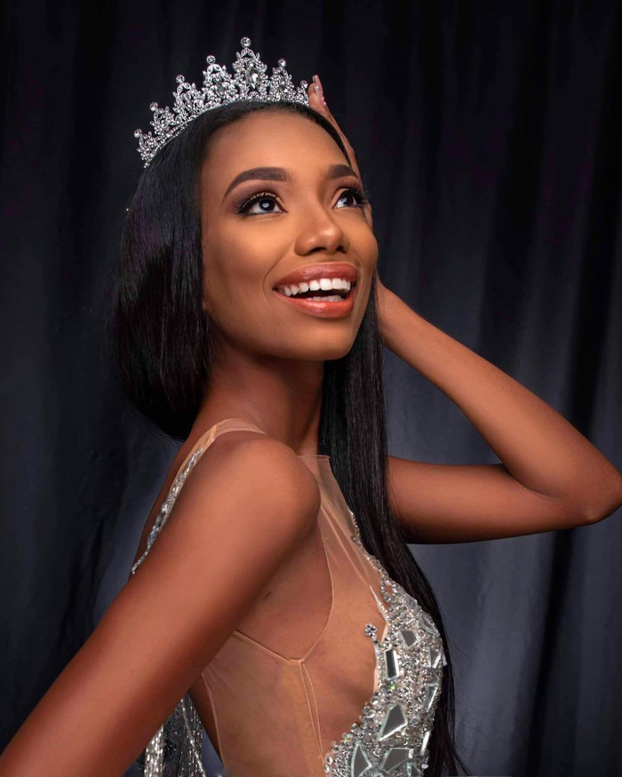 Nhà toán học đăng quang Miss Universe Belize: Học thức khủng nhưng sắc vóc 'tuổi gì' so với Ngọc Châu? Ảnh 2