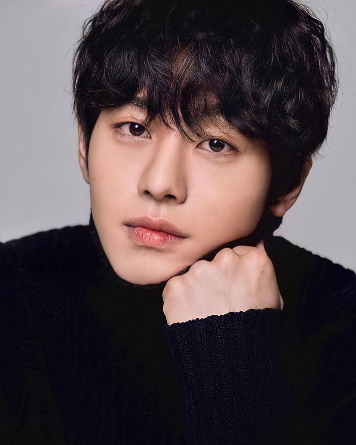 Sau thành công của Hẹn Hò Chốn Công Sở, Ahn Hyo Seop tiếp tục khiến fan tự hào vì hành động này Ảnh 2