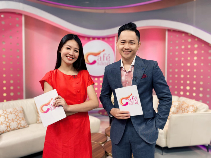 Vẻ ngoài xinh đẹp, mộc mạc của MC Hồng Nhung.