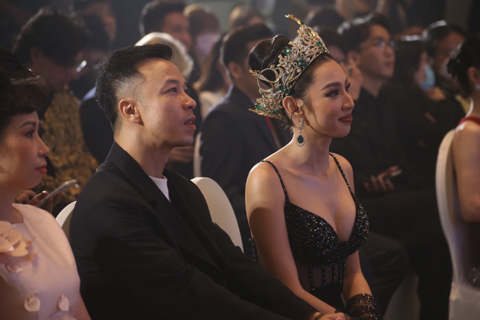 Đăng quang được gần 1 năm nhưng Thùy Tiên vẫn giữ được phong độ sắc vóc ổn định. Mỗi lần xuất hiện, cô đều khiến dân tình phải xuýt xoa trước nhan sắc hoàn hảo, không góc chết.