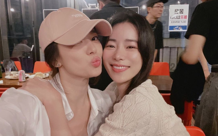 Nhan sắc của Song Hye Kyo đẹp lấn lướt 'nữ hoàng cảnh nóng' dù hơn tận 10 tuổi Ảnh 2