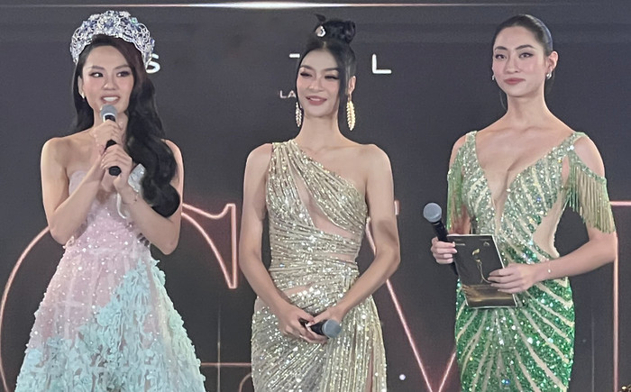 Đứng cạnh tân hoa hậu Mai Phương, Lương Thuỳ Linh ghi điểm tuyệt đối nhờ hành động nhỏ này Ảnh 2