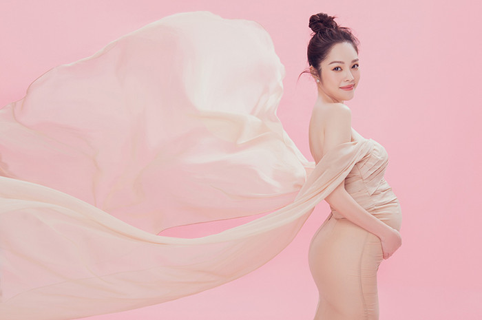 Dương Cẩm Lynh mang bầu năm 2020. Con thứ 2 của cô hiện đã 17 tháng tuổi.