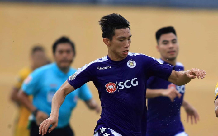 Nghịch lý Đoàn Văn Hậu đánh nguội 2 cầu thủ SLNA và HAGL nhưng chỉ bị 1 thẻ vàng Ảnh 2