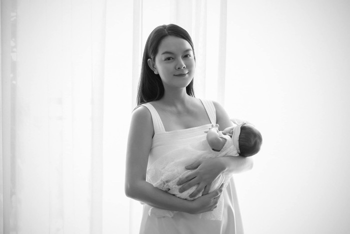 Phạm Quỳnh Anh và bé Zoey.