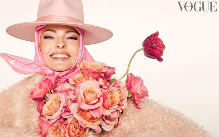 Không ngại mặt biến dạng, 'chị đại' Linda Evangelista tự tin trở lại làng mốt Ảnh 2