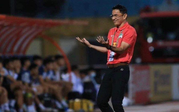 Kiatisuk chấm dứt chuỗi bất bại tại sân Pleiku Ảnh 2