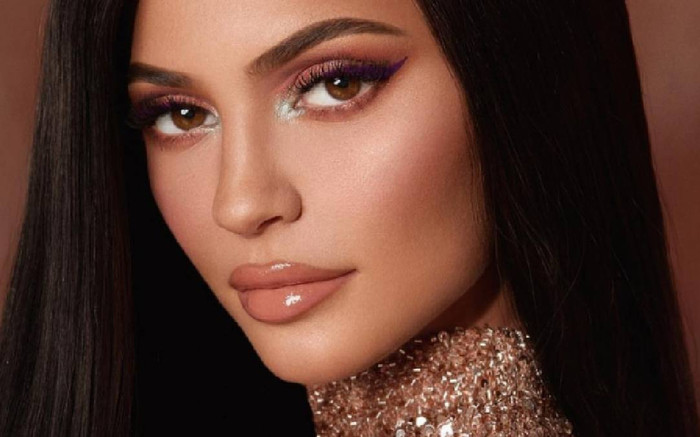 6 xu hướng trang điểm mùa hè 'không hiền' khiến phải đẹp mê mệt Ảnh 2