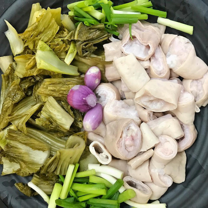Trong lòng có hàm lượng cholesterol cao.