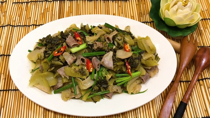 Việc sử dụng nhiều món lòng xào dưa cũng tăng nguy cơ mắc ung thư.