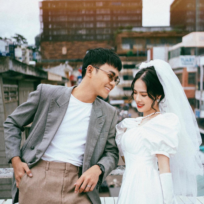 Cả hai quyết định trở thành vợ chồng sau 10 tháng tìm hiểu khiến nhiều người không khỏi bất ngờ.&nbsp;