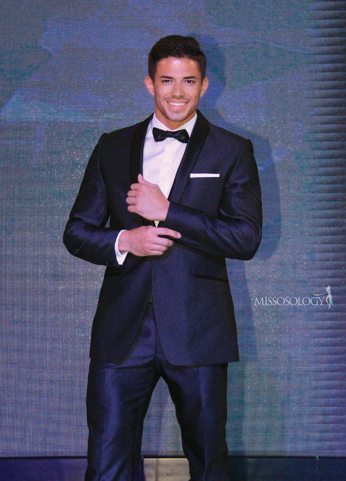 Minh Khắc tỏa sáng tại bán kết Man of the Year: Diện vest lịch lãm, đem 'múi' lấn át đối thủ Ảnh 6