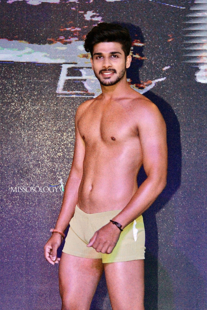 Đại diện Ấn Độ.