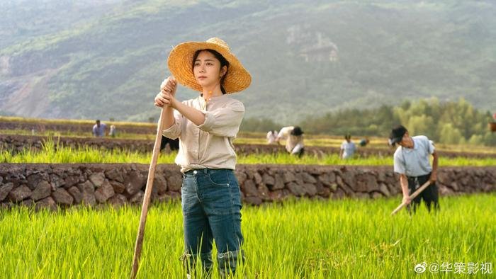 Không phải Triệu Lộ Tư, hóa ra Đàm Tùng Vận mới là 'tiểu Triệu Lệ Dĩnh' cọ nhiệt đàn chị? Ảnh 7