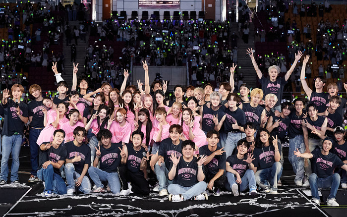 Hyoyeon bật khóc vì màn tái hợp của SNSD trên sân khấu Ảnh 2