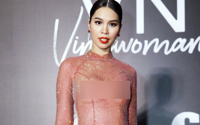 Vụ siêu mẫu Hà Anh ăn mặc phản cảm trên thảm đỏ: Phạt 70 triệu đồng Ảnh 2