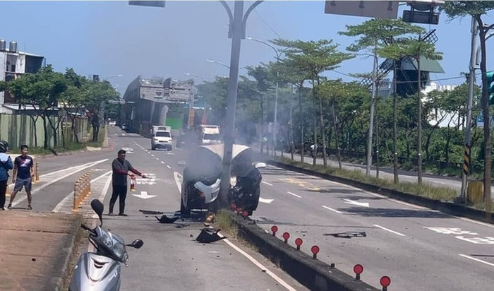 Hiện trường vụ tai nạn giao thông của Lâm Chí Dĩnh.