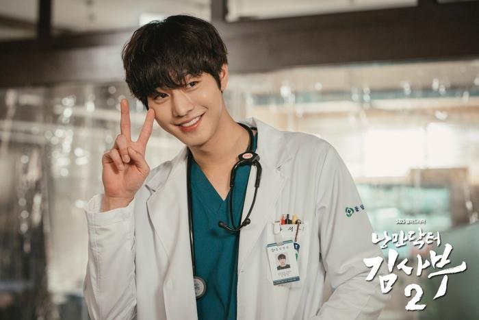 Ahn Hyo Seop lộ 'hint' hẹn hò với Kim Se Jeong giữa thanh thiên bạch nhật, phen này hết đường chối cãi Ảnh 3