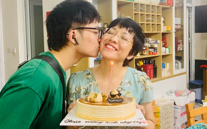 MC Thảo Vân xúc động khi được con trai làm điều bất ngờ trong ngày sinh nhật Ảnh 2