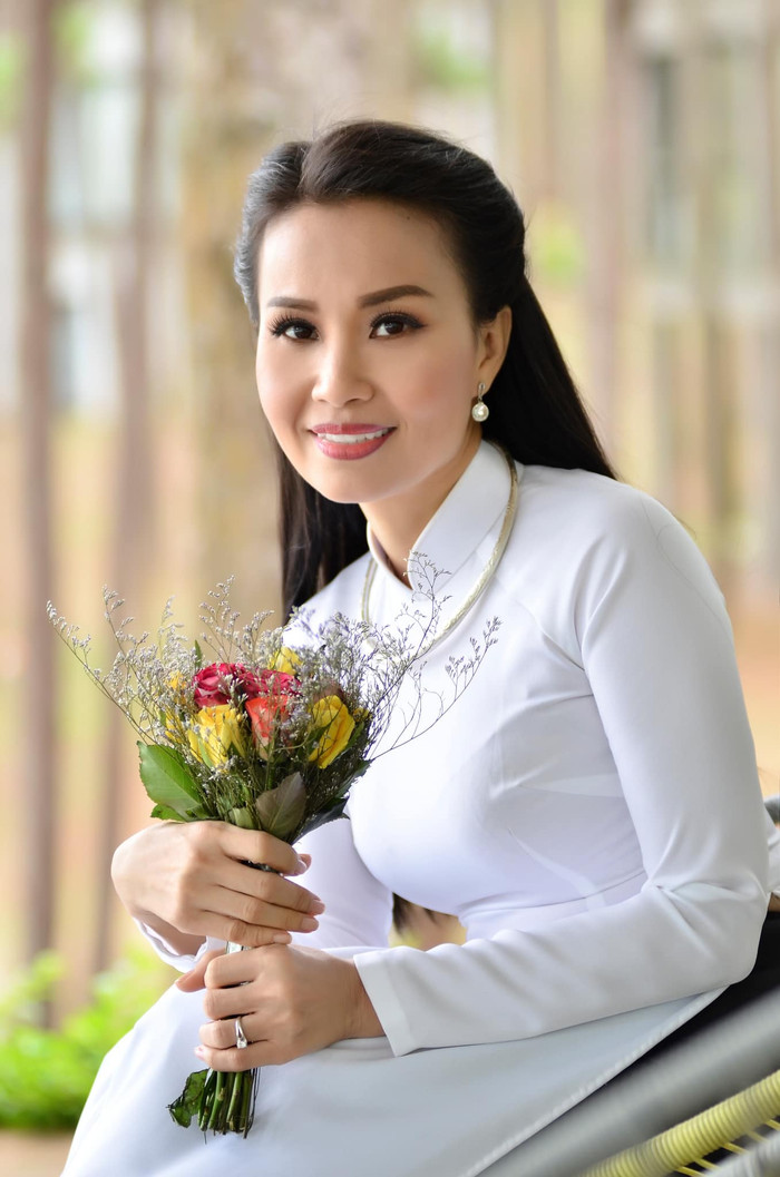 Cẩm Ly nghẹn lời khi chia sẻ về những tháng ngày đen tối trong sự nghiệp âm nhạc khiến khán giả xúc động.