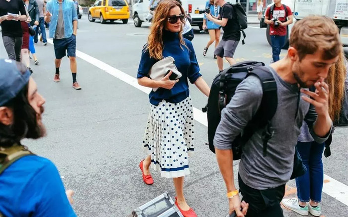 Có thể bạn chưa biết: Đi giày bệt có thể gây nguy hiểm cho bàn chân Ảnh 2