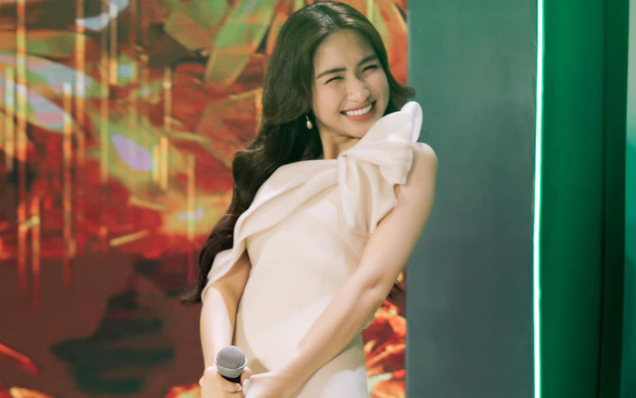 Đang hát mà bị hỏng móng tay ngay trên sân khấu, Hòa Minzy nhanh trí xin 'tài trợ' từ khán giả! Ảnh 2