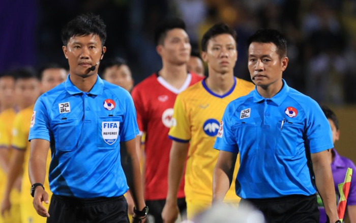 Trả 10 tỷ đồng cho trọng tài bắt V.League 2022? Ảnh 2