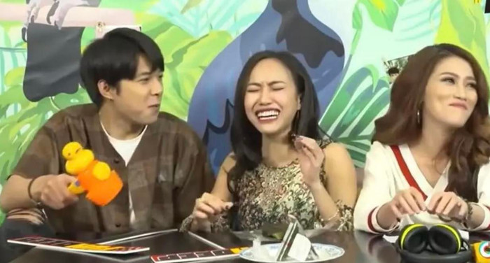 Diệu Nhi liên tục chọc tức bạn trai. 