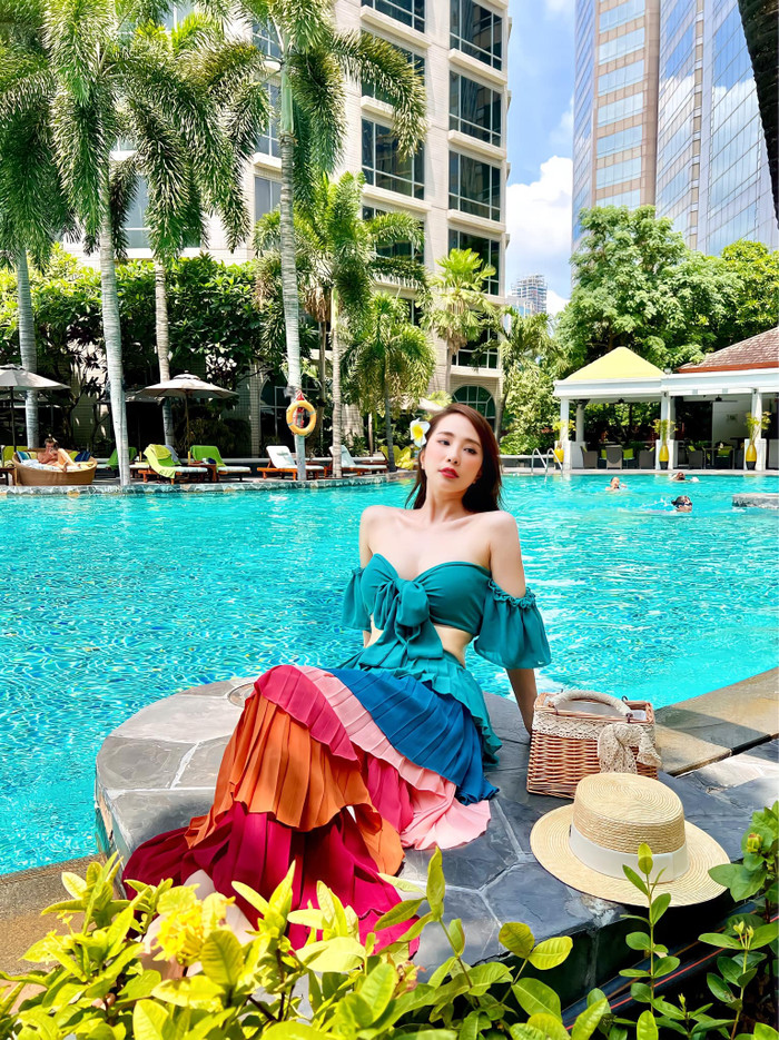 Với lợi thế về vóc dáng, người đẹp luôn ghi điểm với phong cách sexy giúp khoe trọn đường cong cơ thể.