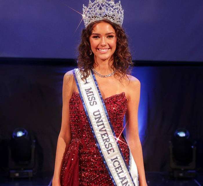 Thiên thần tóc mây đại diện Iceland tại Miss Universe: Kém Ngọc Châu 10 tuổi nhưng sắc vóc cực xịn Ảnh 2