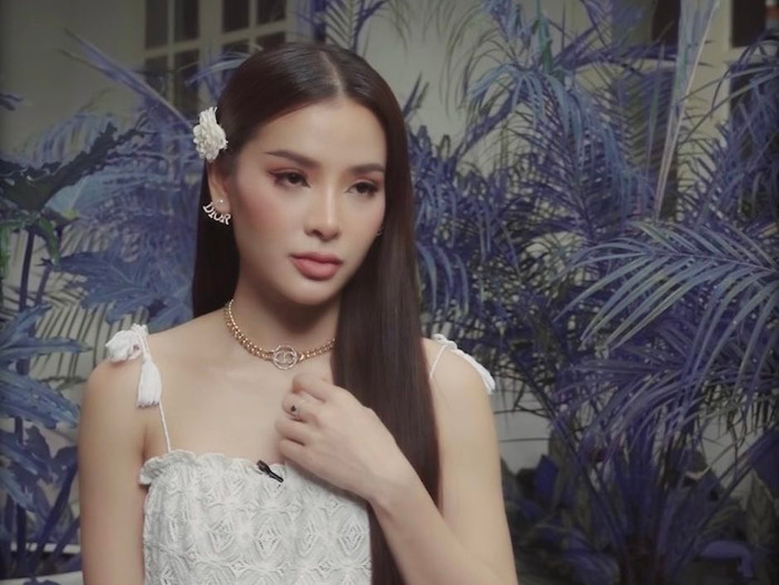 Phương Trinh cho rằng giang sơn dễ đổi, bản tính khó dời.