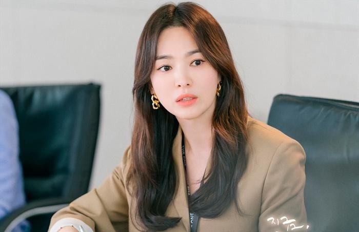 Netizen chỉ ra nguyên nhân khiến Song Hye Kyo bị dính phốt 'cắm sừng': Là con cờ truyền thông? Ảnh 3