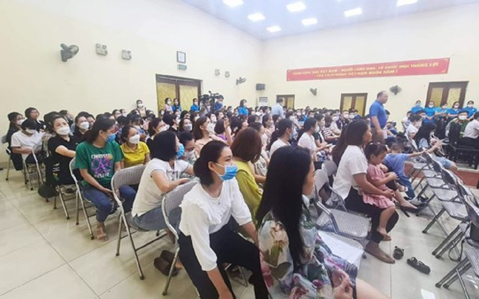 Hà Nội: Hàng trăm phụ huynh đi bốc thăm tranh suất học mầm non Ảnh 2