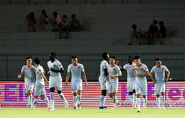 Hải Phòng FC đang bay cao ở V.League 2022 nhờ tài cầm quân của HLV Chu Đình Nghiêm. Ảnh: VPF