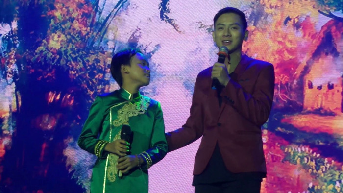 Hoài Lâm và Hồ Văn Cường song ca 'Sa mưa giông', khán giả tiếc nuối thời đỉnh cao giọng hát Ảnh 1