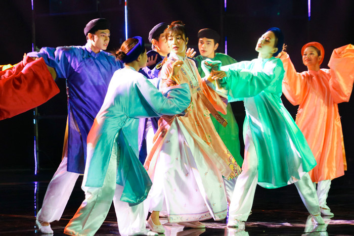 Hoàng Duyên diện cổ phục xinh đẹp hết nấc đổ bộ sân khấu 'Trò chơi trời cho' Ảnh 3