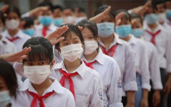 Sáng nay, học sinh cả nước tựu trường năm học mới 2022 - 2023 Ảnh 2