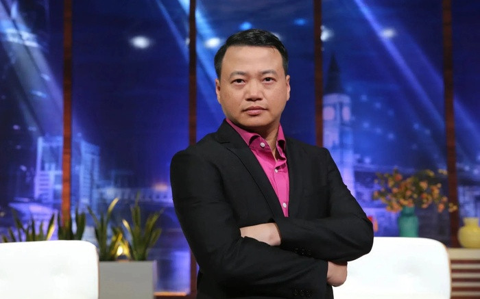 Bức ảnh hiếm hoi thời sinh viên của Shark Bình, dung mạo thời ấy thế nào? Ảnh 2