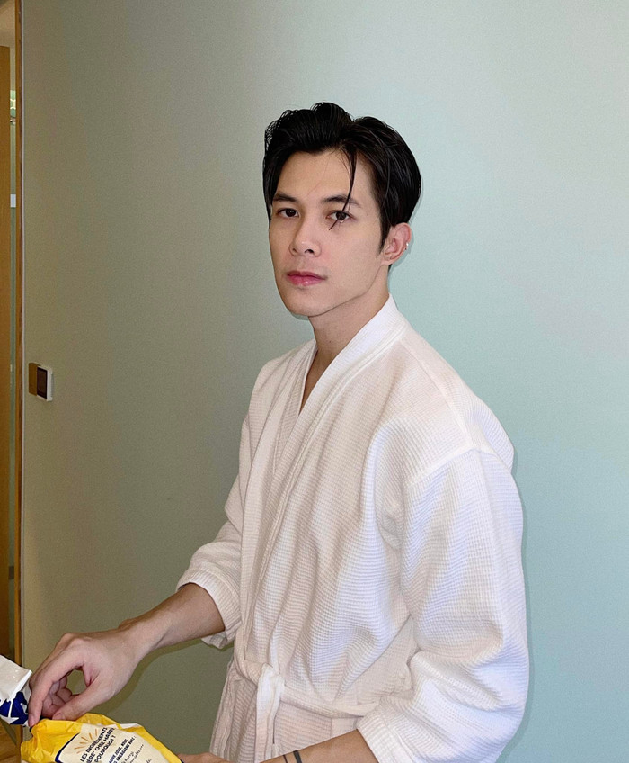 Anh Tú nhận được sự yêu mến nồng nhiệt của khán giả trẻ bởi diện mạo điển trai cùng thần thái cuốn hút