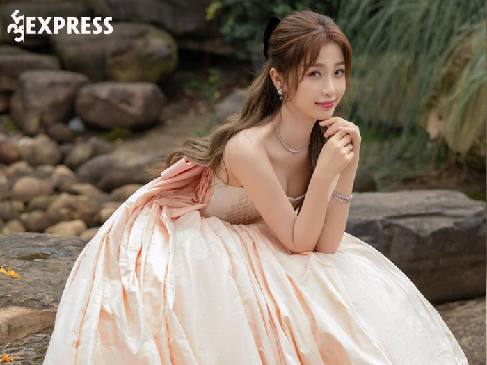 Chỉ cần cải thiện thêm diễn xuất và giọng nói, chắc chắn sự nghiệp của Ngu Thư Hân sẽ 'lên như diều gặp gió'.