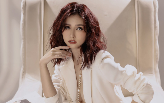 Hậu chia tay Đình Tú, Hương Giang nghẹn ngào: 'Hãy can đảm nhìn họ yêu người khác' Ảnh 2