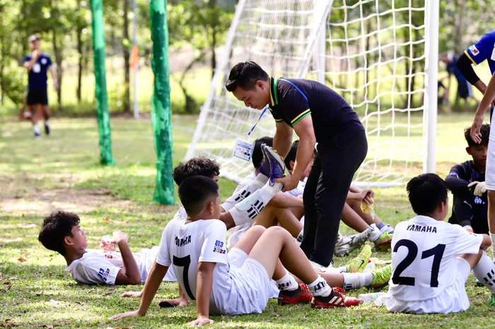 Ông Trần Văn Quỳnh sẽ cho ra đời đội bóng dành cho các em nhỏ mồ côi. 