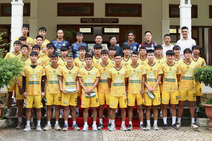 CLB Kon Tum đã được thành lập. Mục tiêu là thăng hạng trong thời gian tới và xây dựng một cách bền vững.