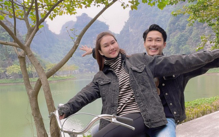 Hậu chia tay, Hương Giang và Đình Tú thoải mái đi chơi cùng nhau Ảnh 2