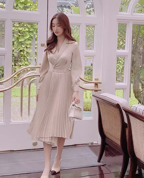 Đỗ Mỹ Linh thay đổi phong cách khi vi vu trời Tây cùng bạn trai, netizen 'ngã ngửa' khi soi giá outfit Ảnh 6