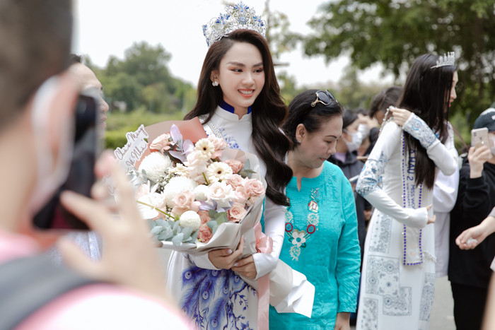 Hoa hậu Mai Phương vừa trở về nhà đã đi từ thiện: 'Người đẹp nhân ái quốc dân' là đây Ảnh 1